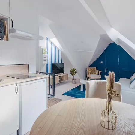 Le Bleu Urbain Chic En Centre-ville